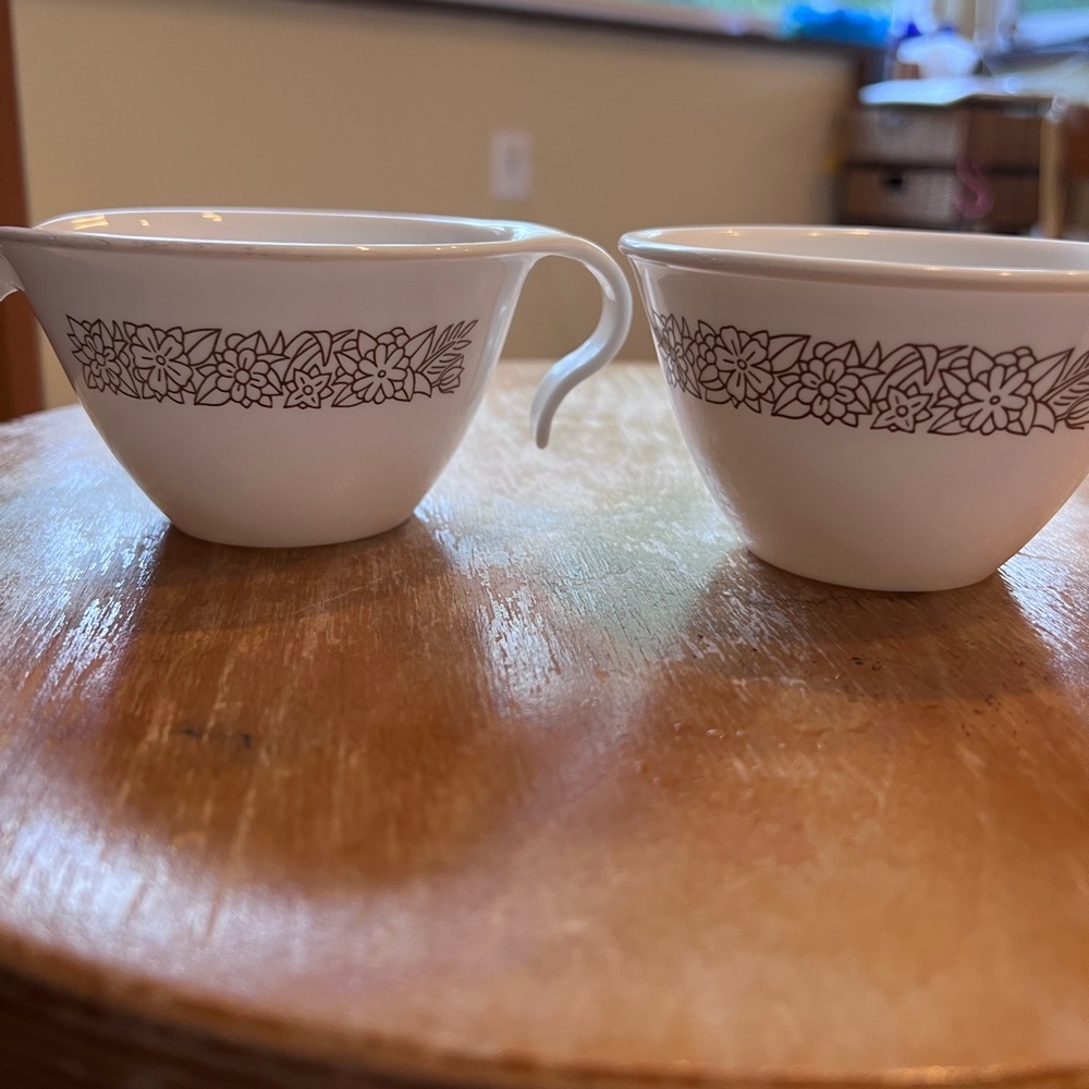 set of corelle woodland creamer and sugar bowl